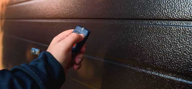 automatic door opener with remote control in Mira Monte